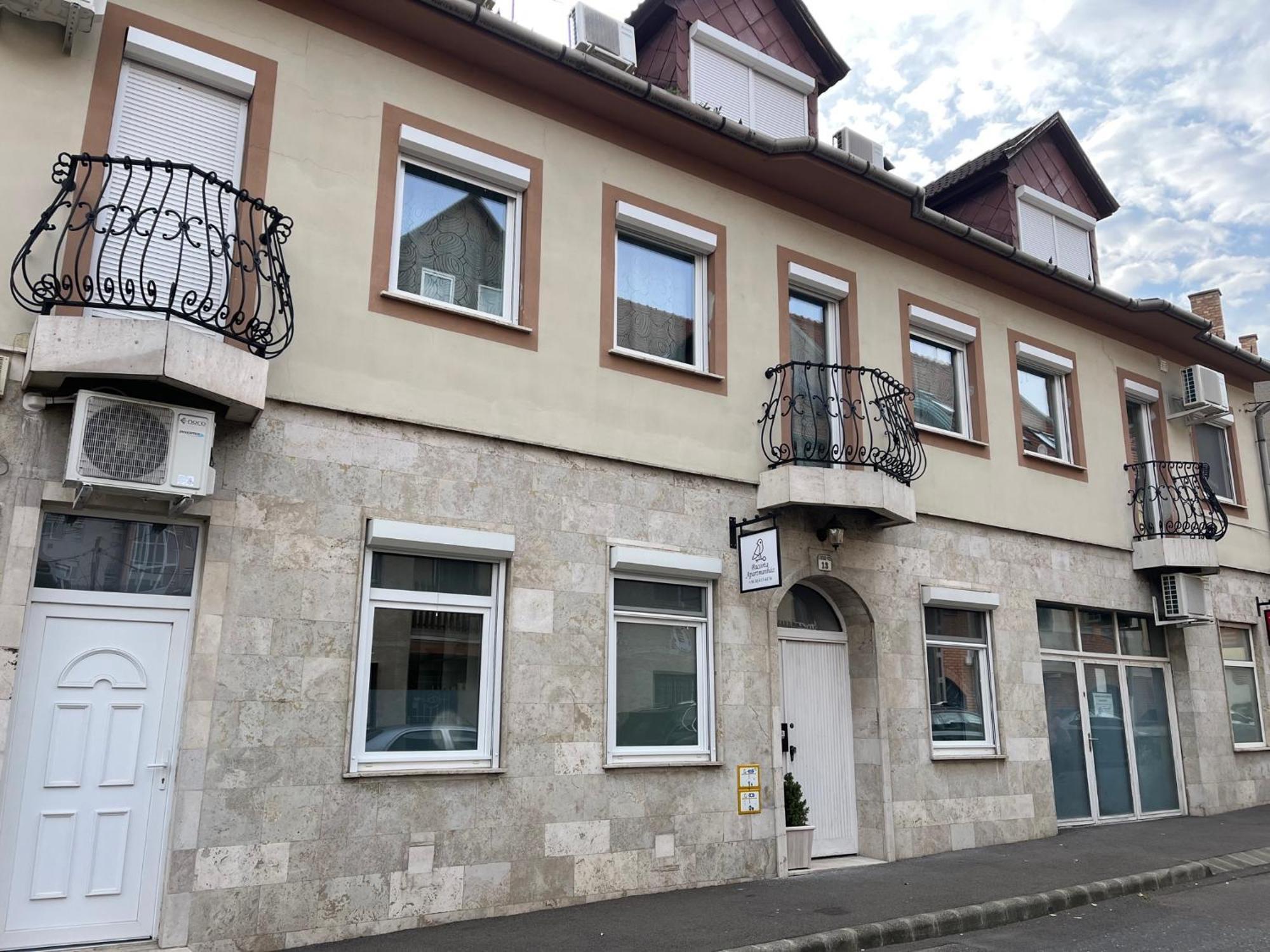 Pacsirta Apartman Grand Eger Zewnętrze zdjęcie